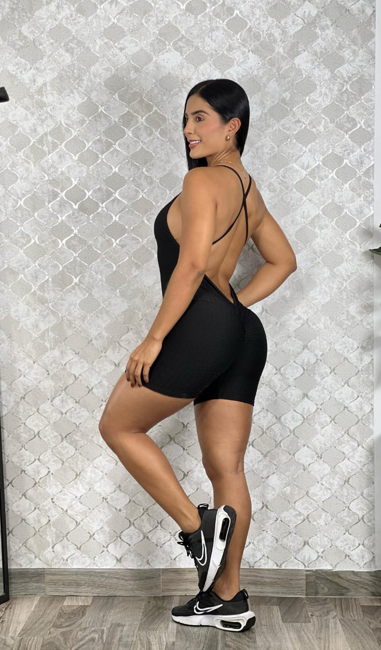 Enterizo en tela licrada 😱🔥PAGA 1 Y LLEVA 3 😱🔥